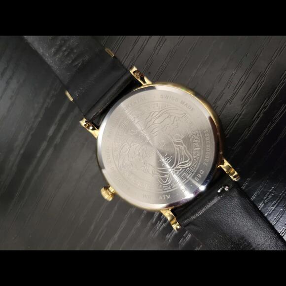 🔥FULL SET Versace V-Circle VBQ050017 42mm Quartz Watch BEAUTIFUL! - Picture 6 of 8